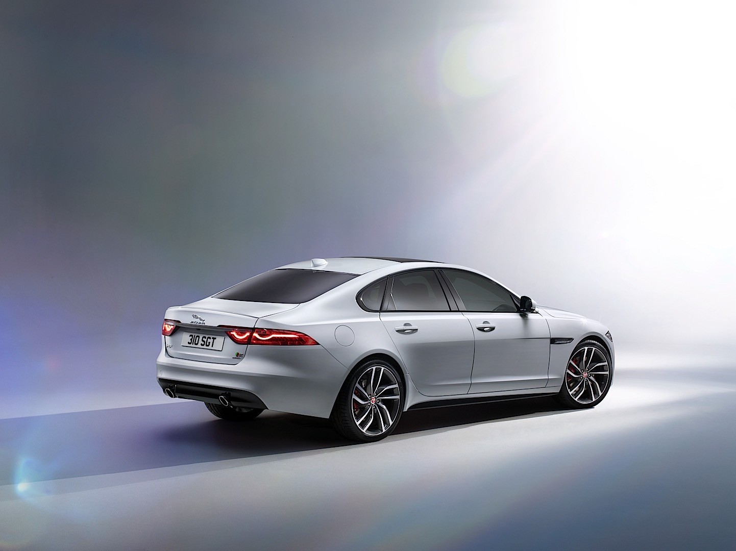 Jaguar Xf photo 40