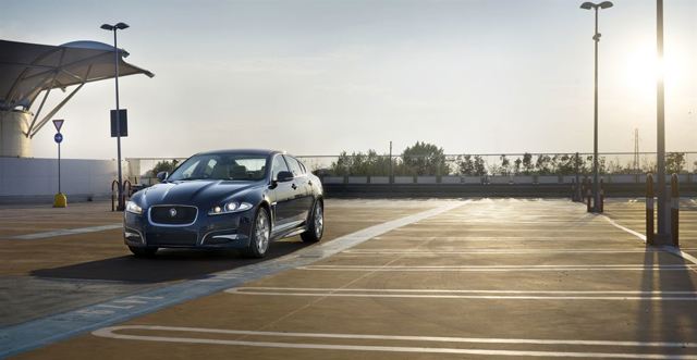 Jaguar Xf photo 2