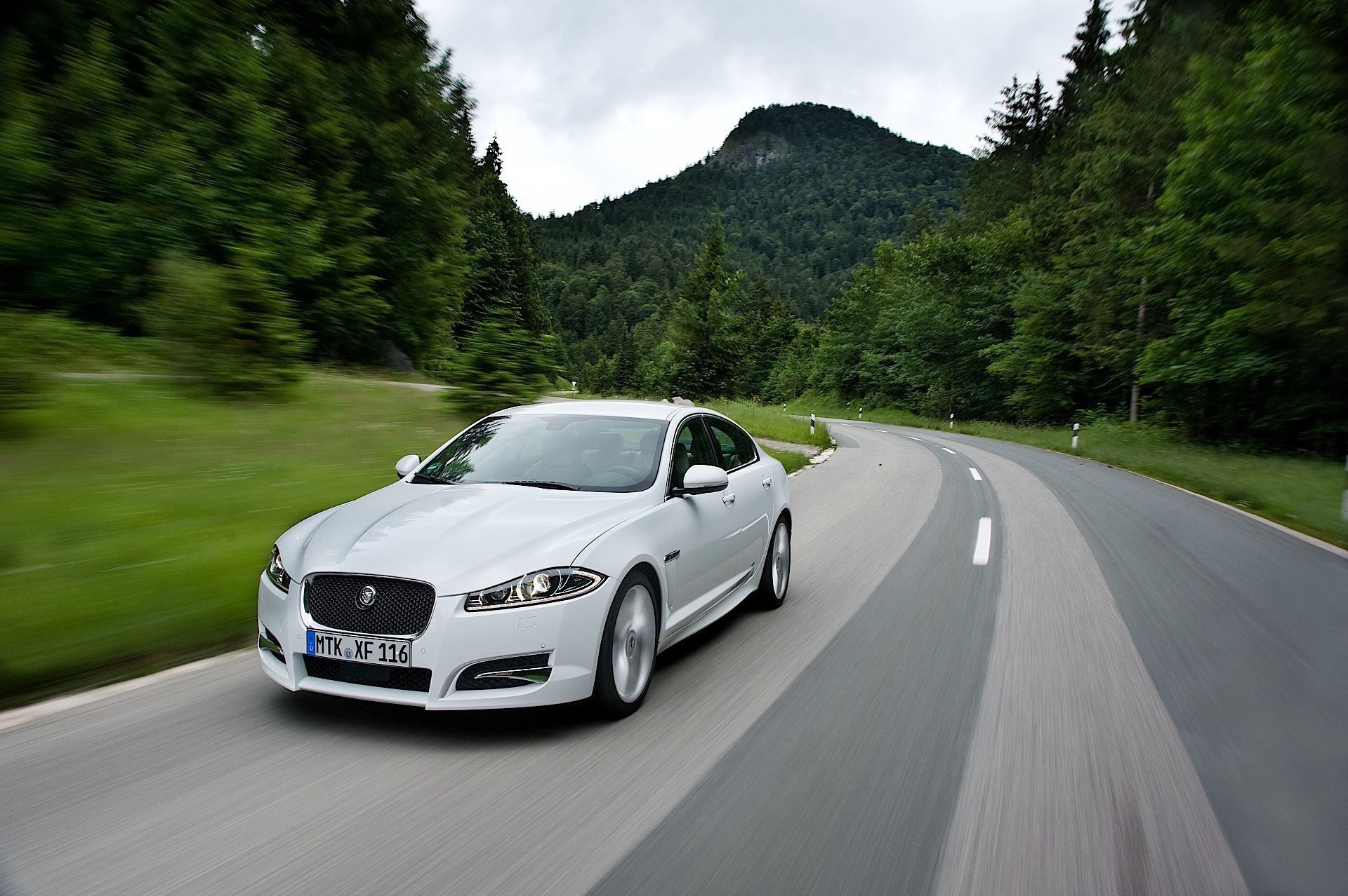 Jaguar Xf photo 25