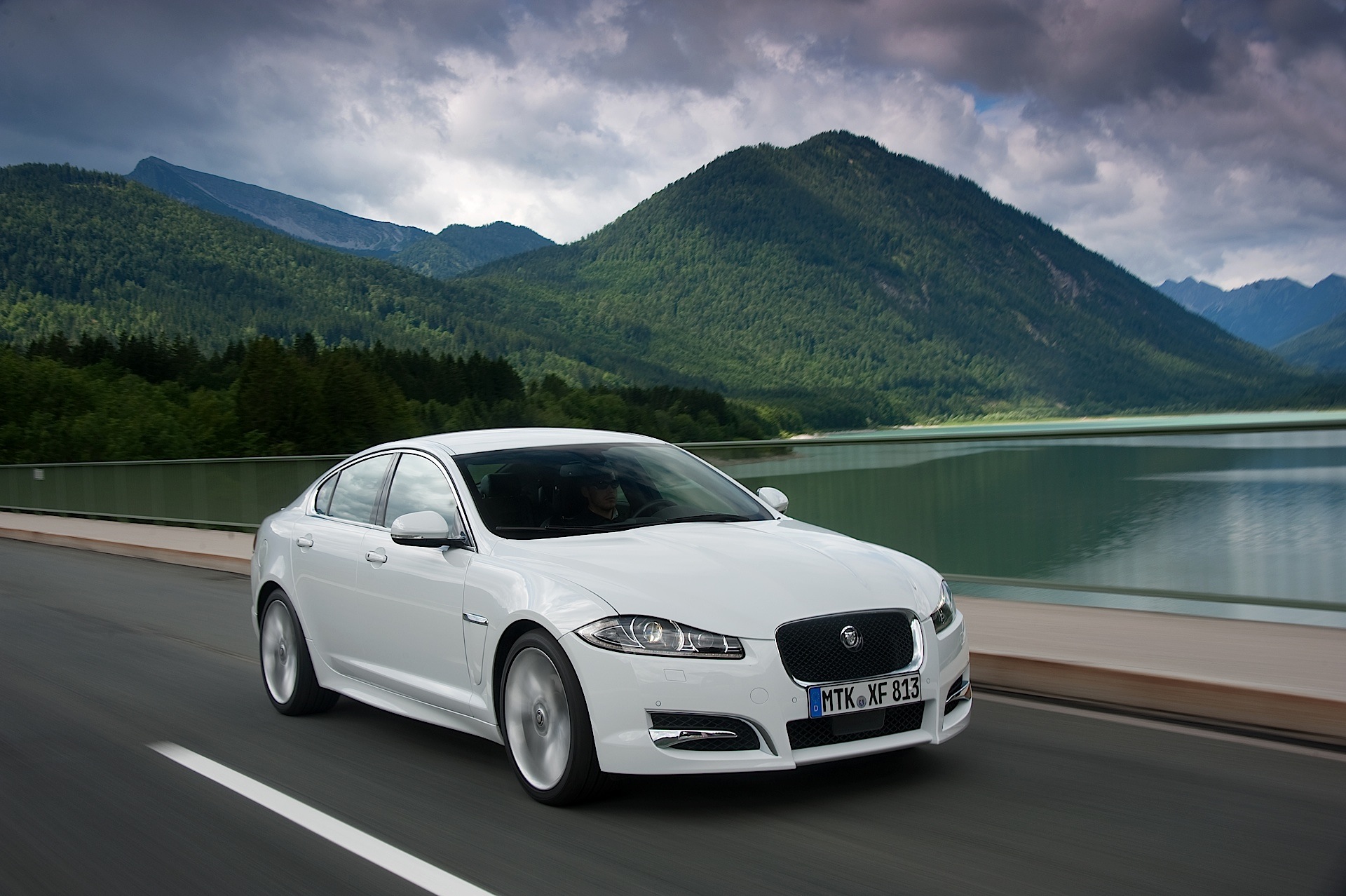 Jaguar Xf photo 26