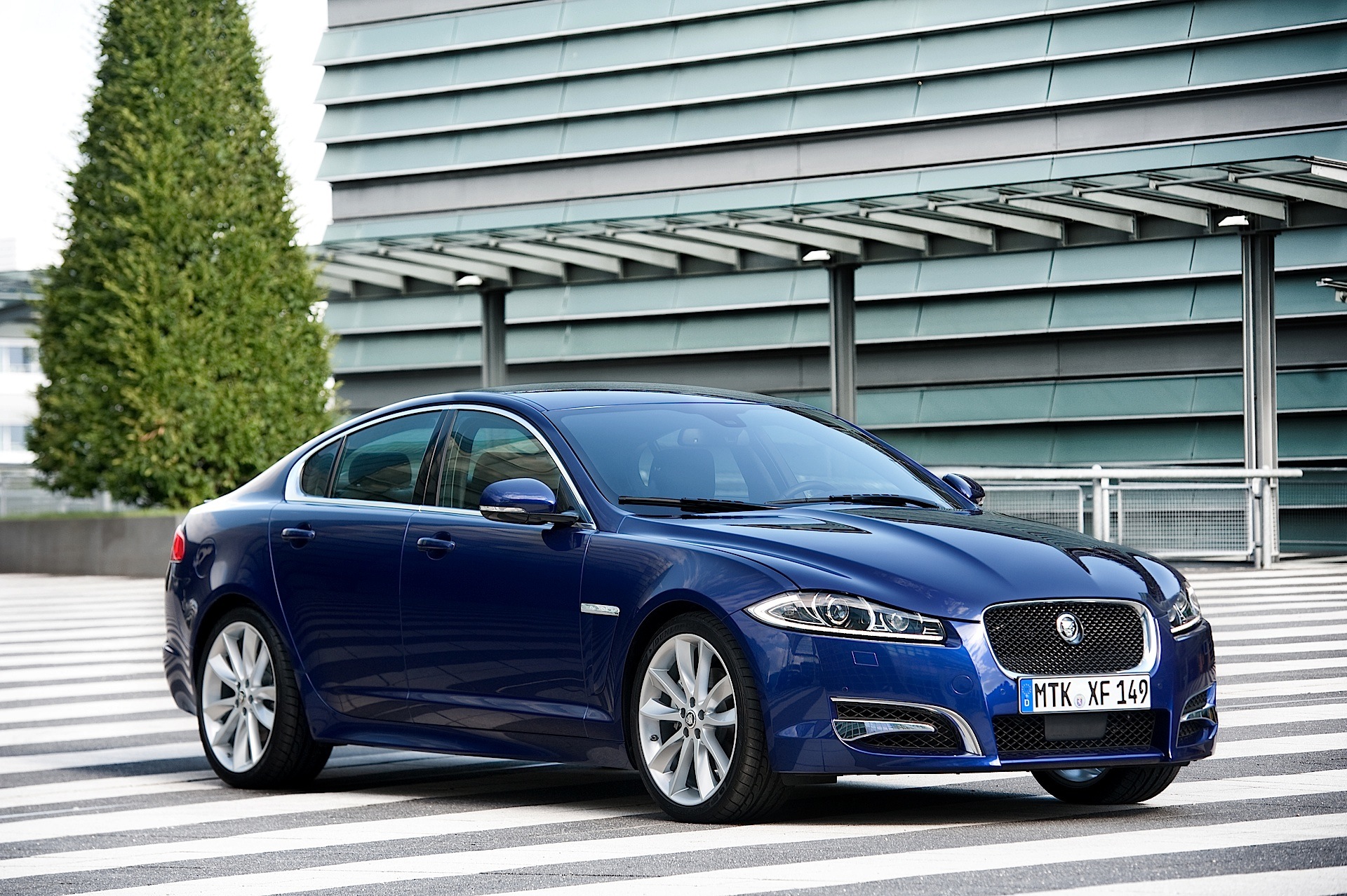 Jaguar Xf photo 28