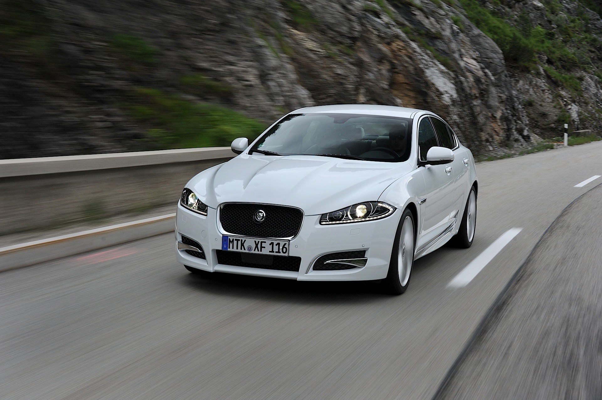 Jaguar Xf photo 29