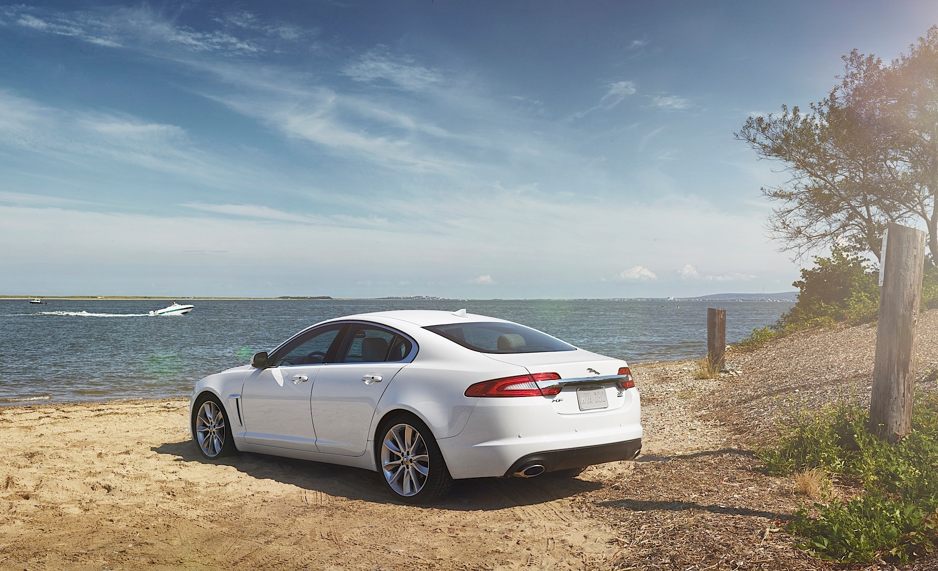 Jaguar Xf photo 4
