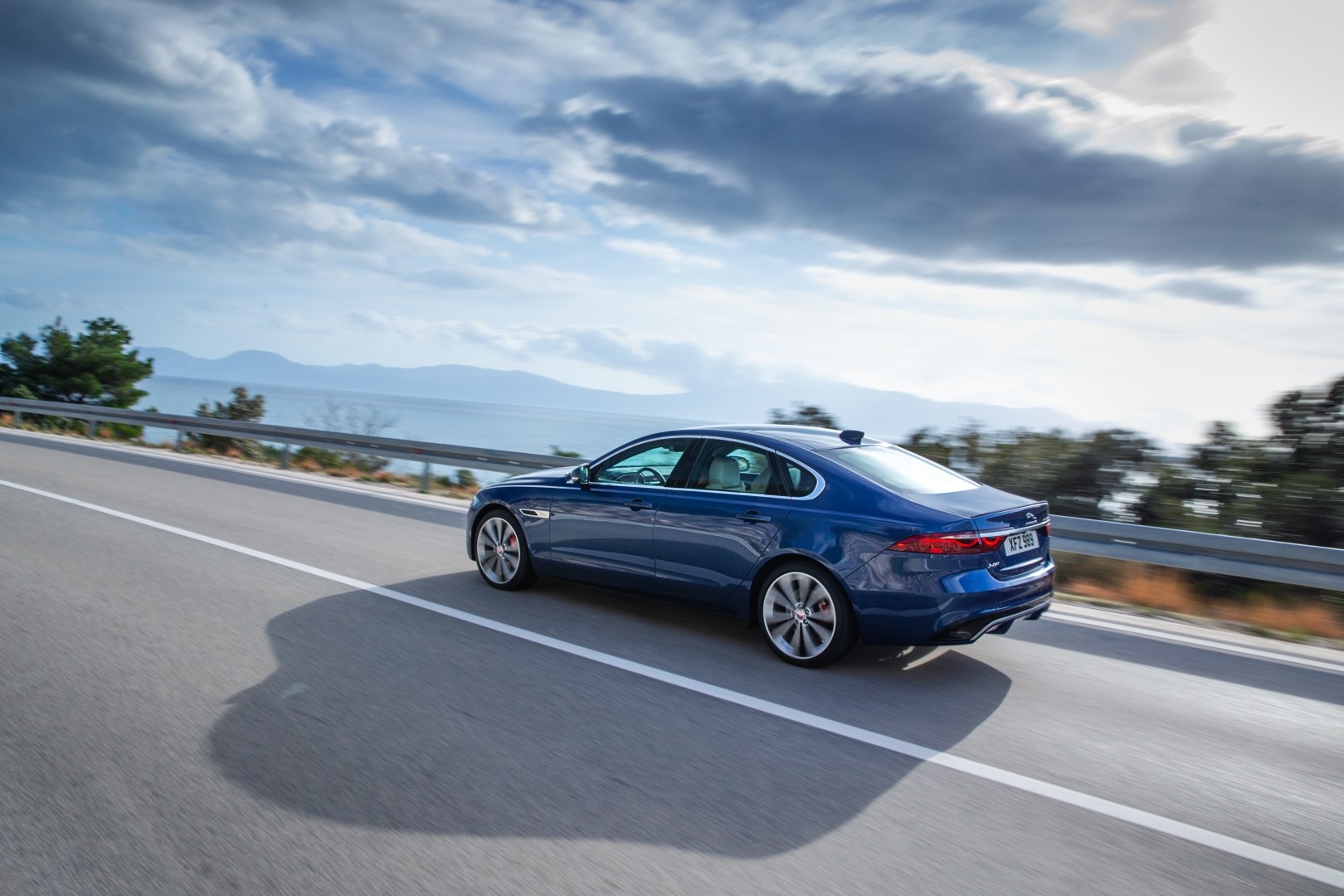 Jaguar Xf photo 7