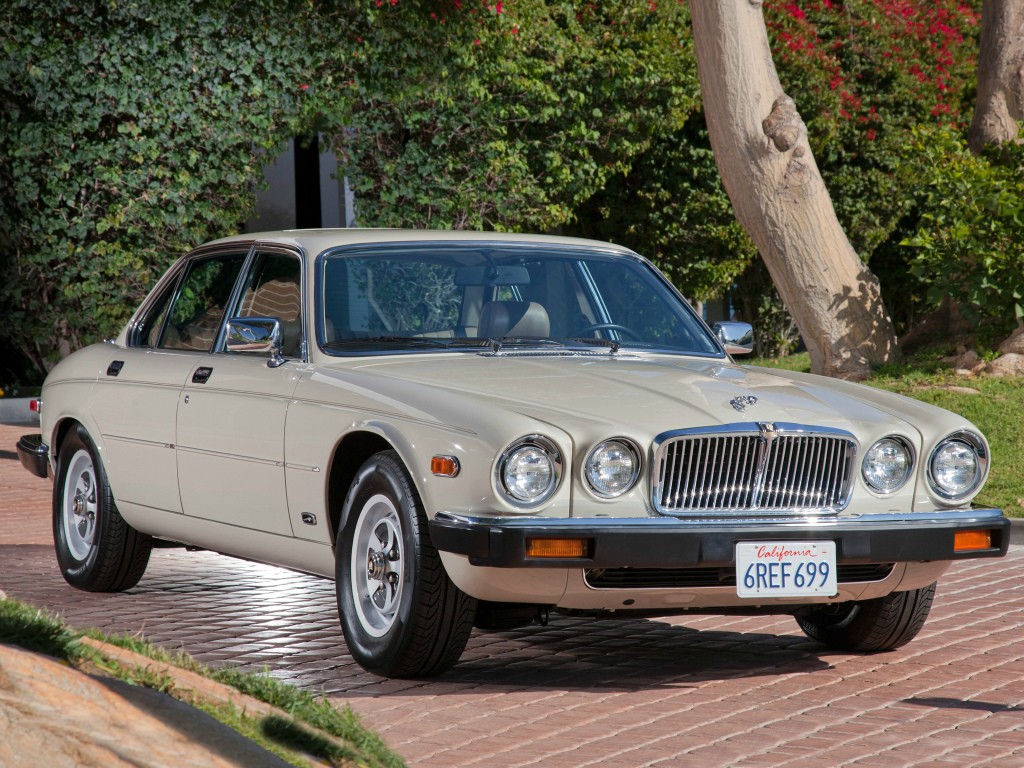 Jaguar Xj photo 16