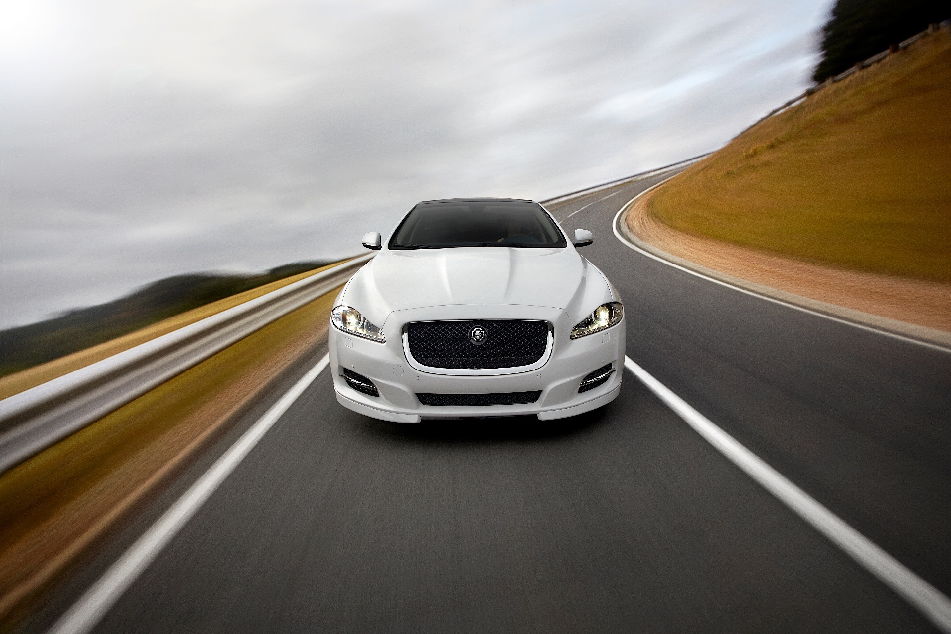 Jaguar Xj photo 12