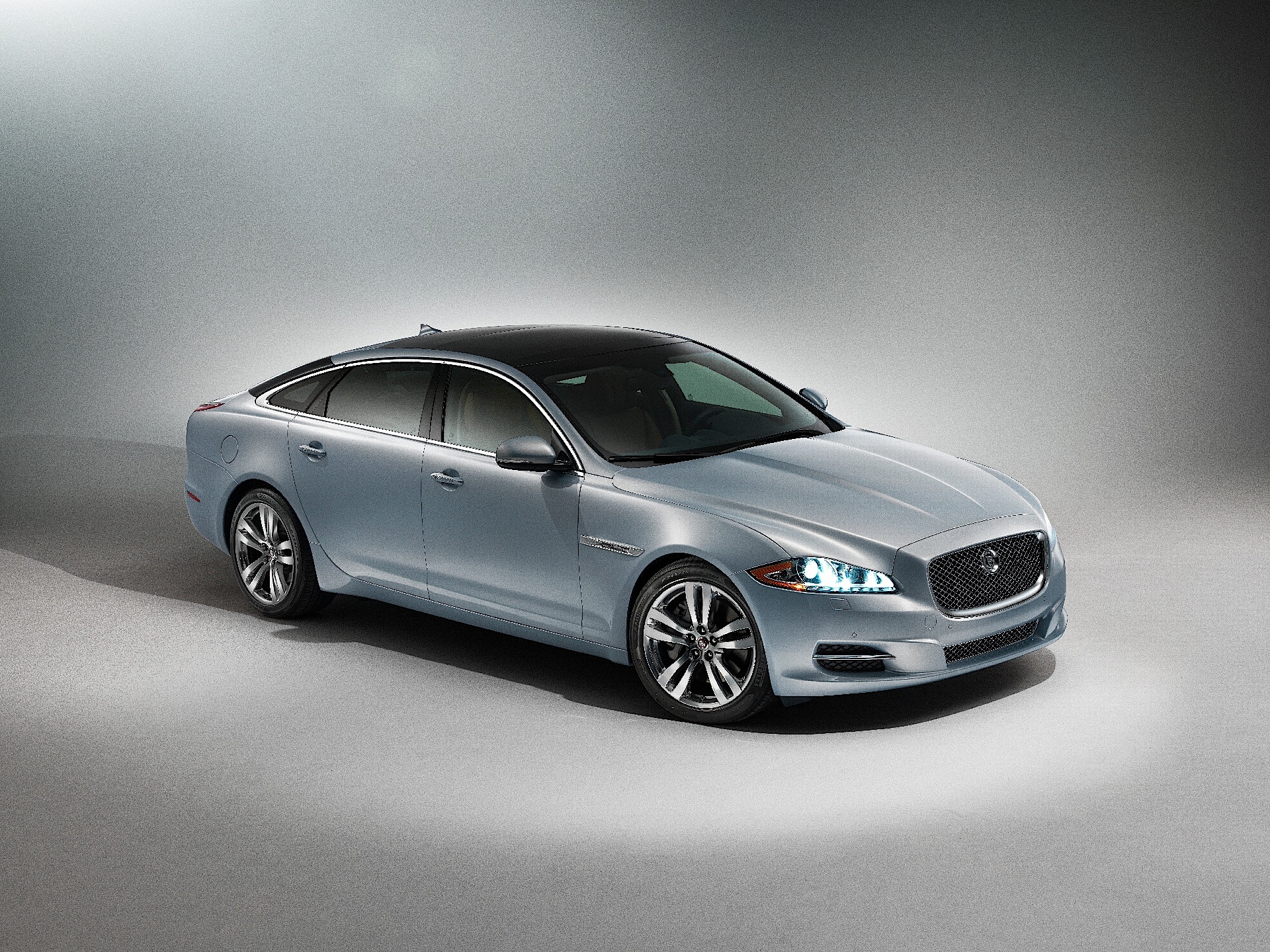 Jaguar Xj photo 15
