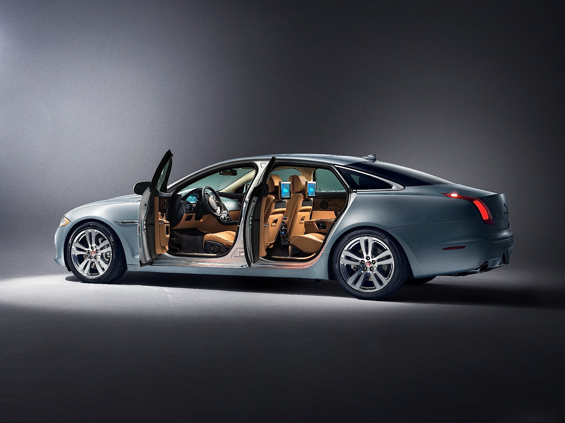 Jaguar Xj photo 17