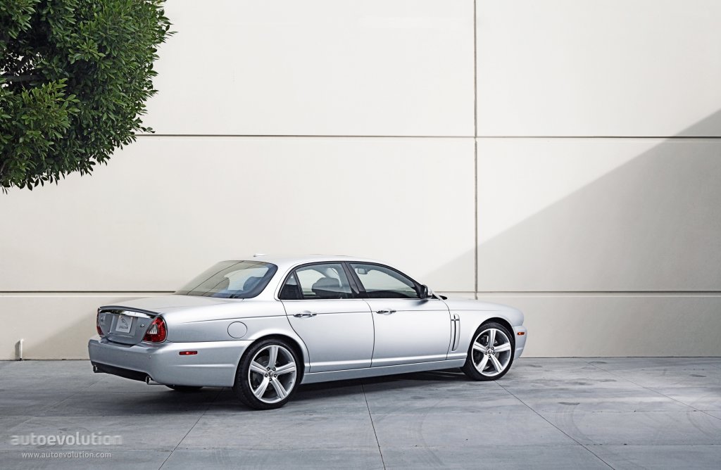 Jaguar Xjr photo 2