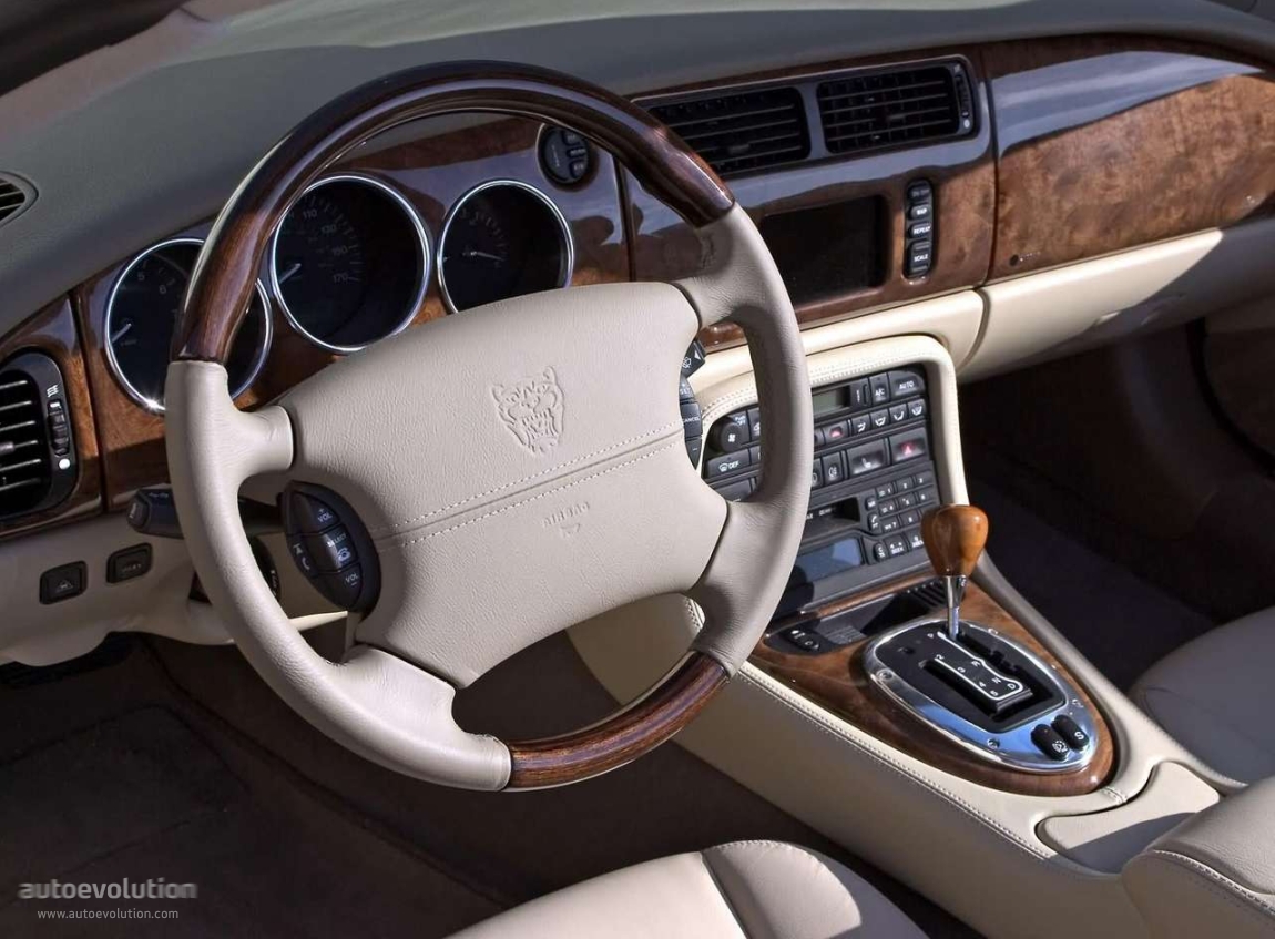 Jaguar Xk Convertible photo 5