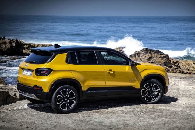 Jeep Avenger photo 4