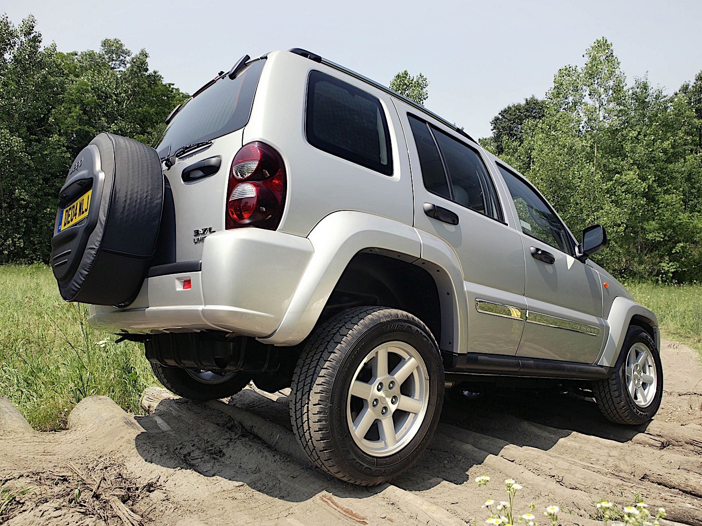 Jeep Cherokee/Liberty photo 11