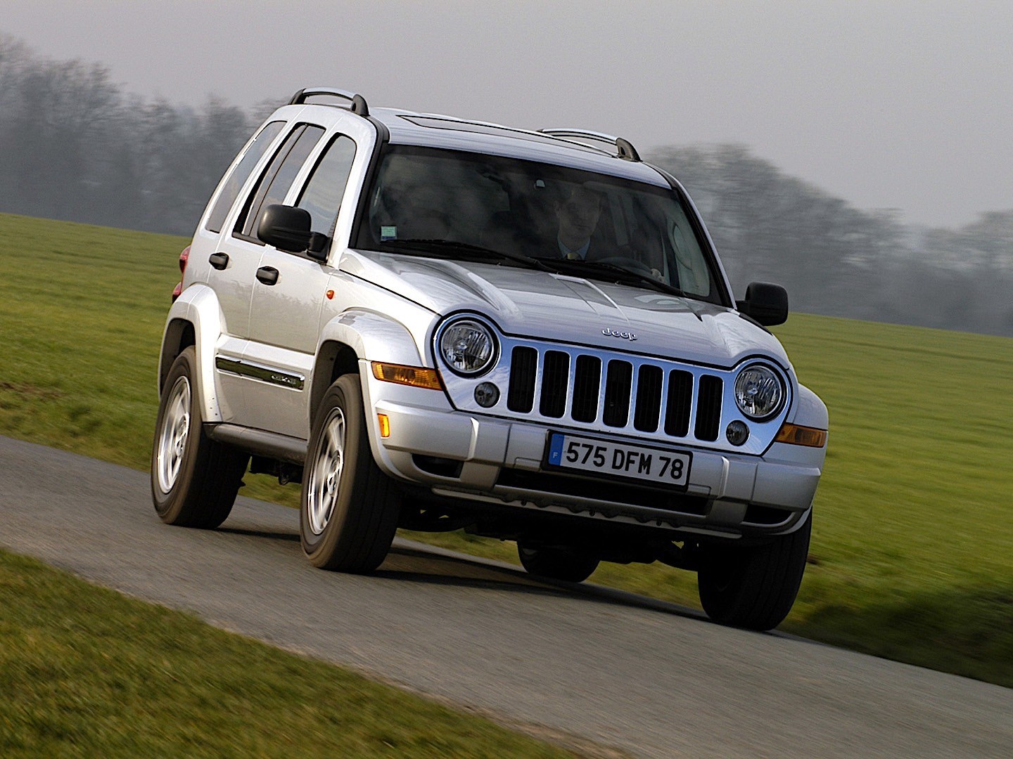 Jeep Cherokee/Liberty photo 38