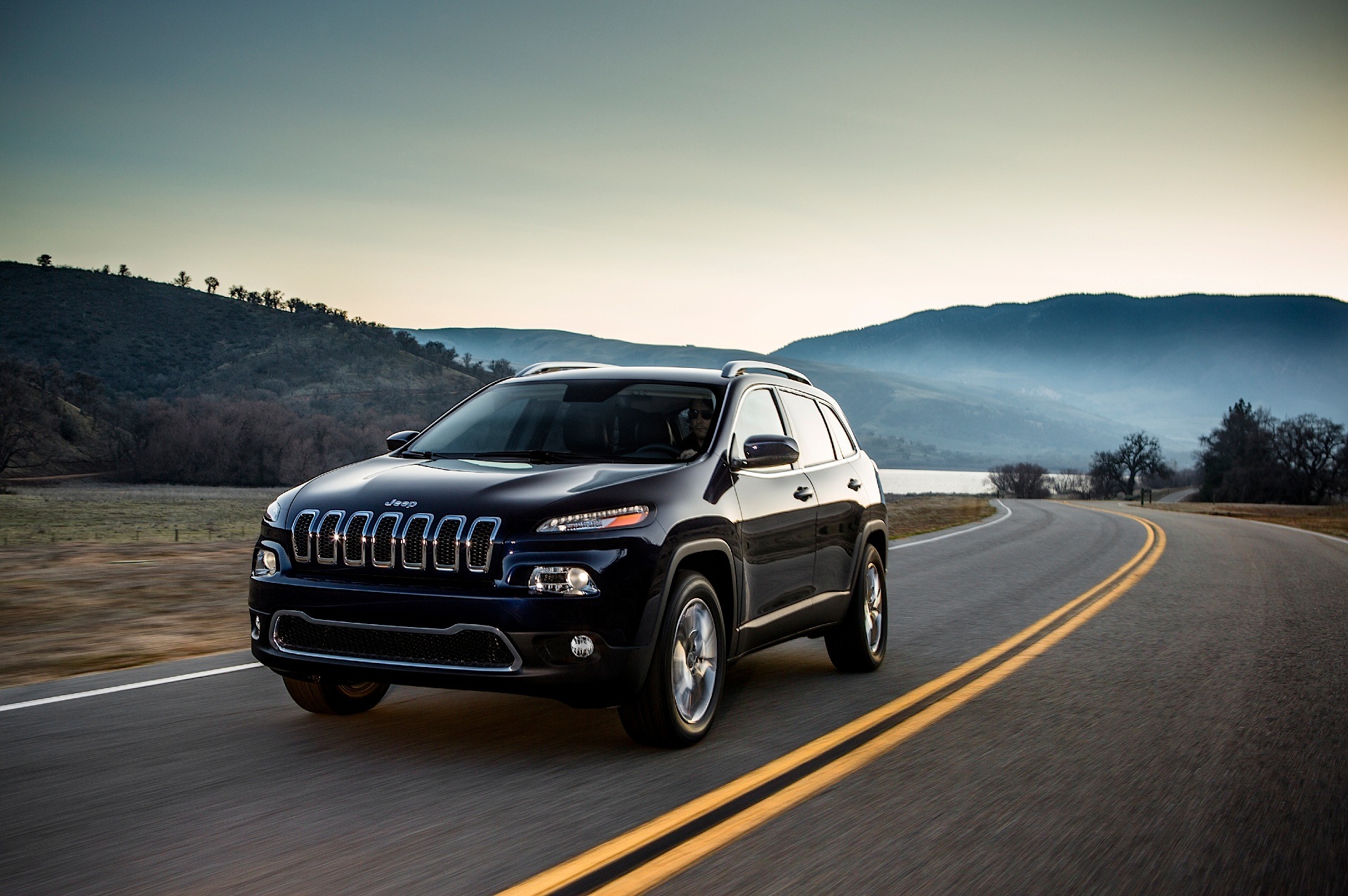 Jeep Cherokee photo 4