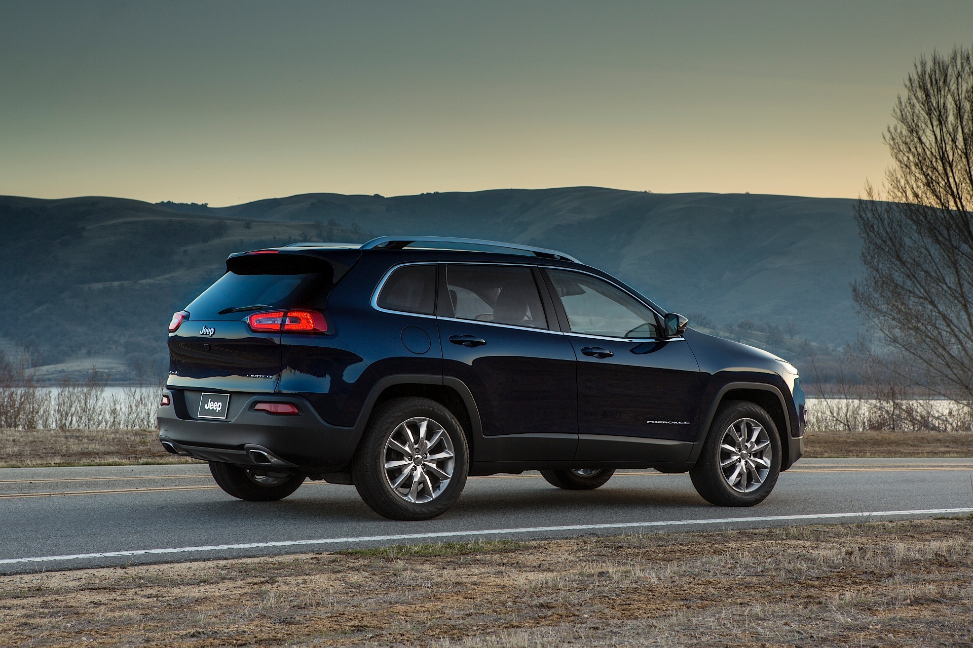 Jeep Cherokee photo 19