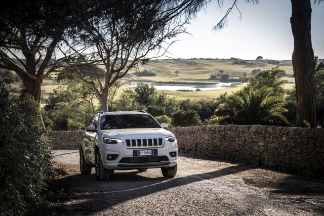 Jeep Cherokee foto 90