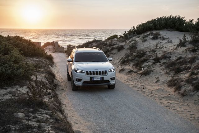 Jeep Cherokee foto 94