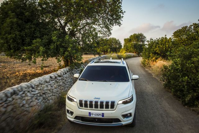 Jeep Cherokee foto 98