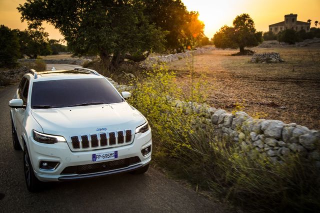 Jeep Cherokee foto 99
