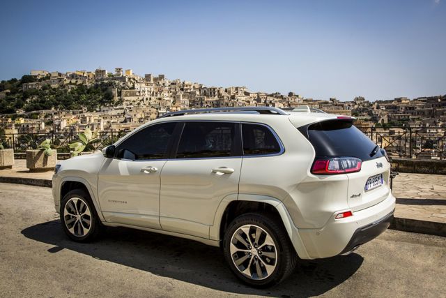 Jeep Cherokee foto 101
