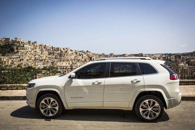 Jeep Cherokee foto 102