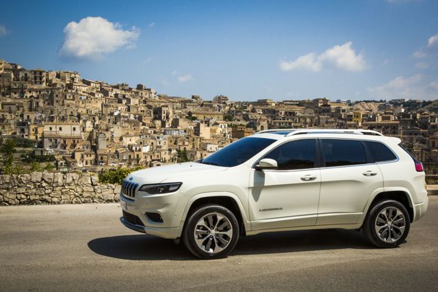 Jeep Cherokee foto 104
