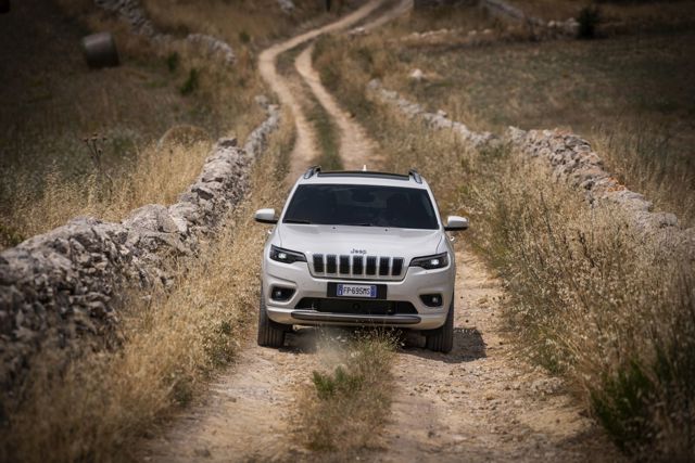 Jeep Cherokee foto 107
