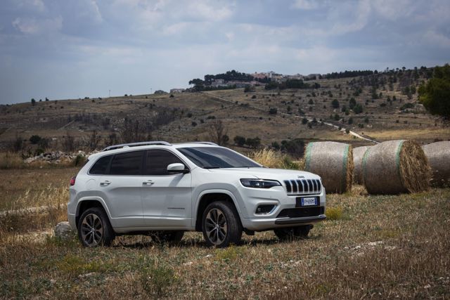 Jeep Cherokee foto 108