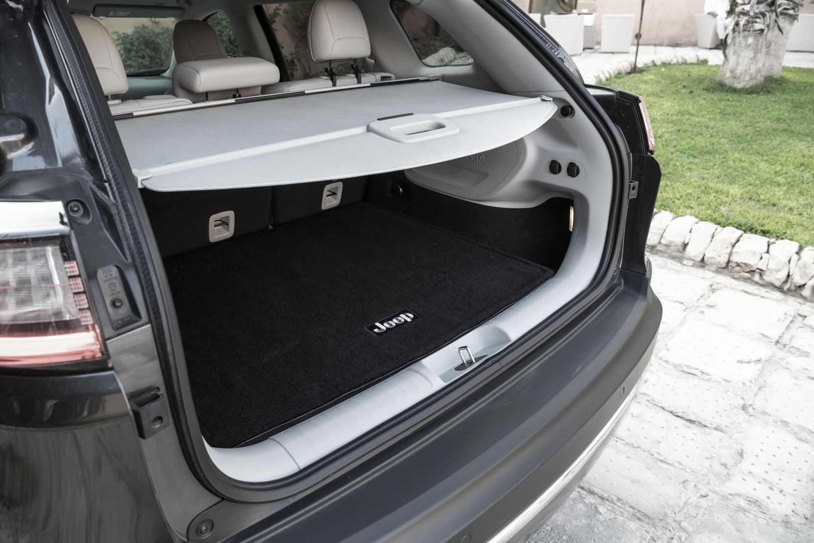 Jeep Cherokee photo 128