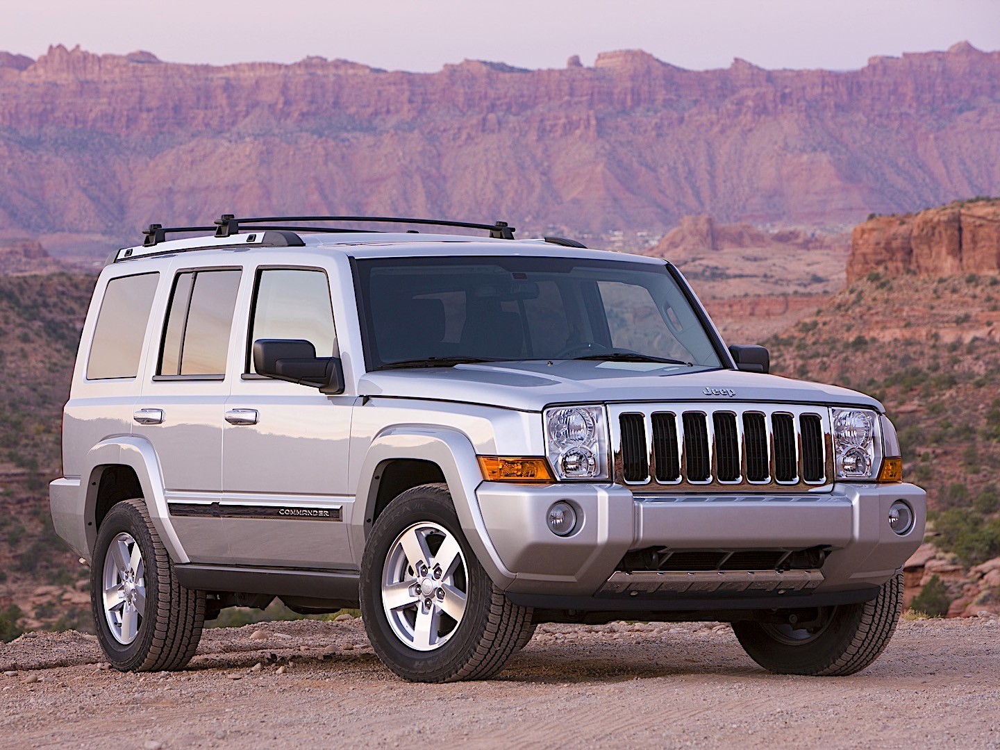 Jeep Commander photo 8
