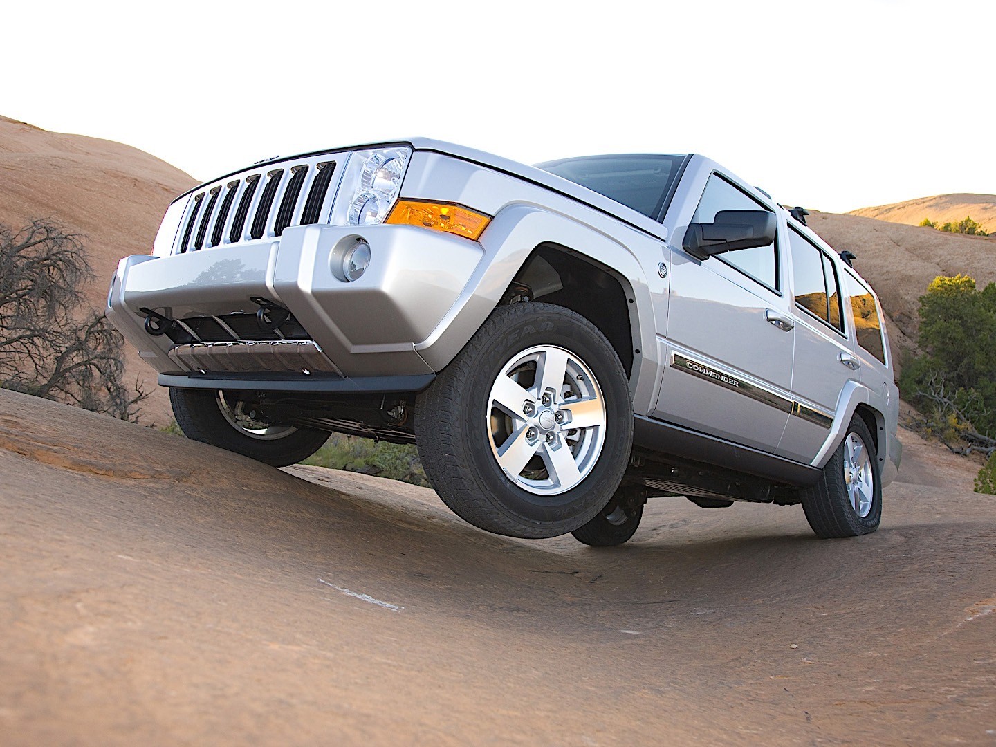Jeep Commander photo 11