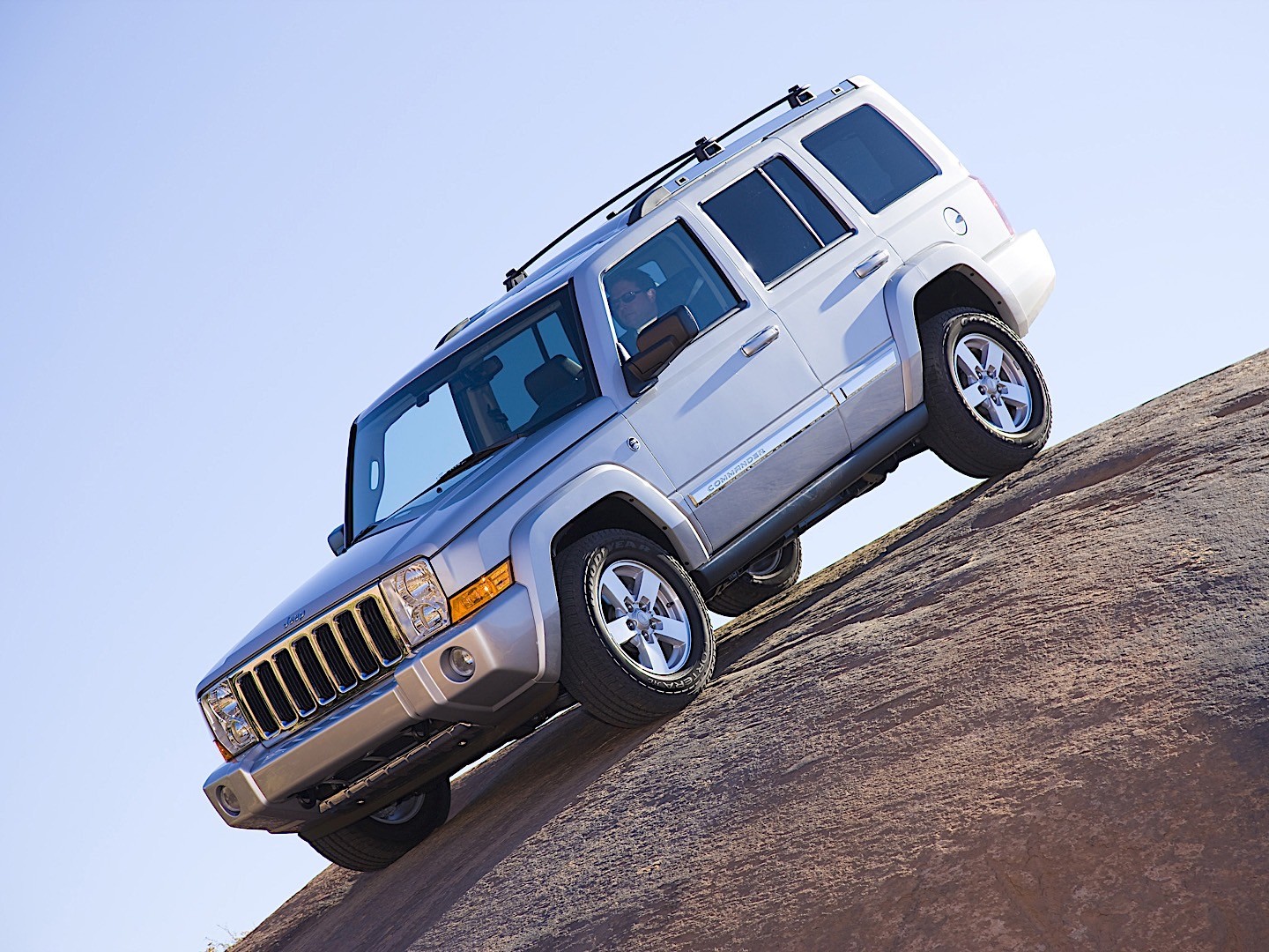 Jeep Commander photo 12