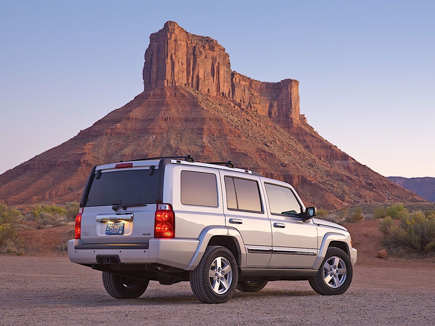Jeep Commander photo 13