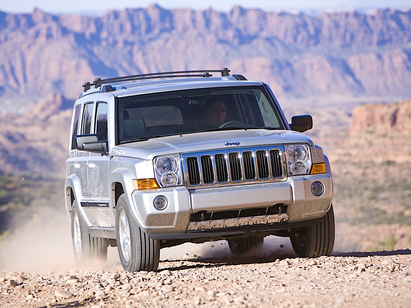 Jeep Commander photo 26