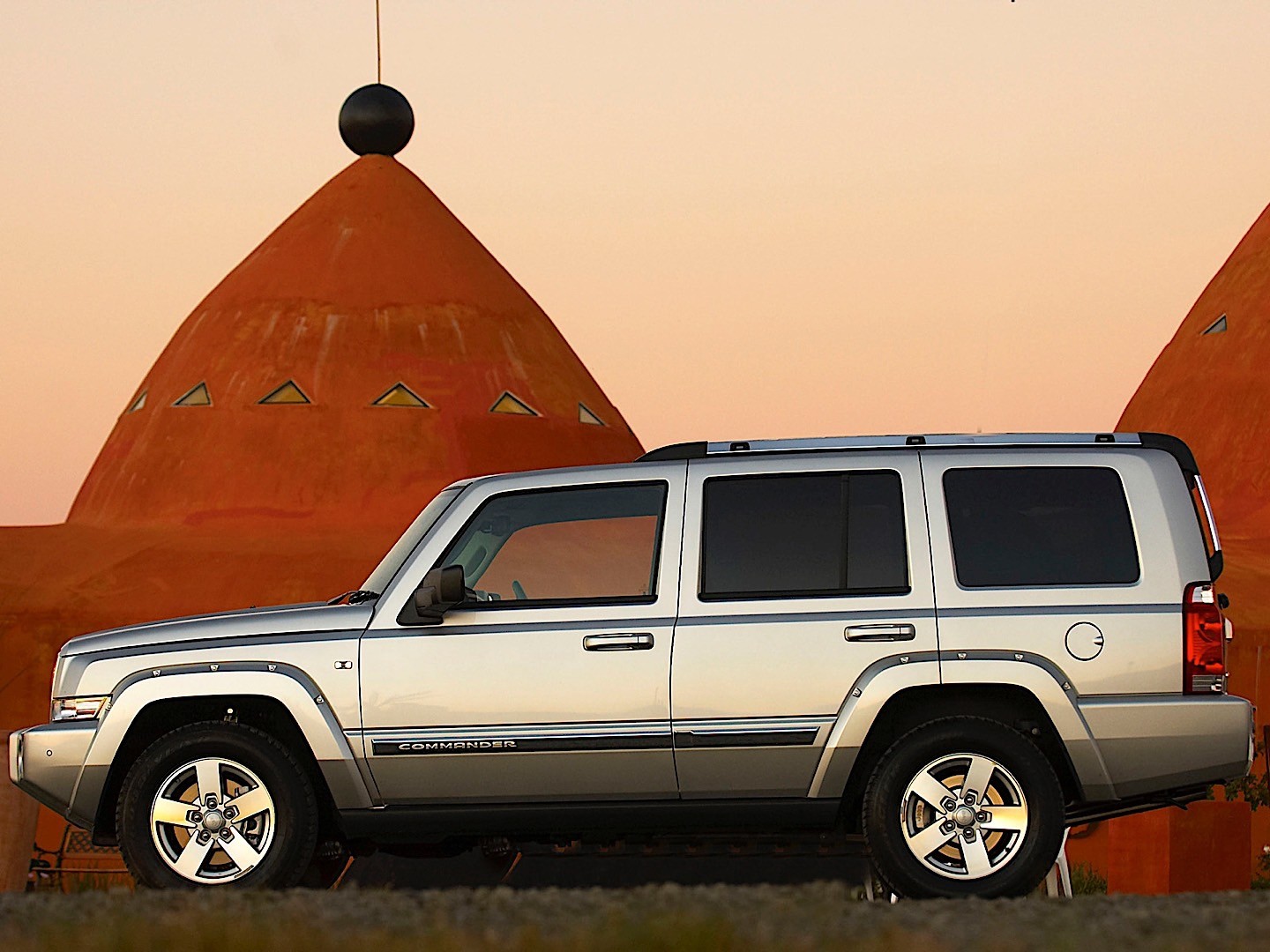 Jeep Commander photo 35