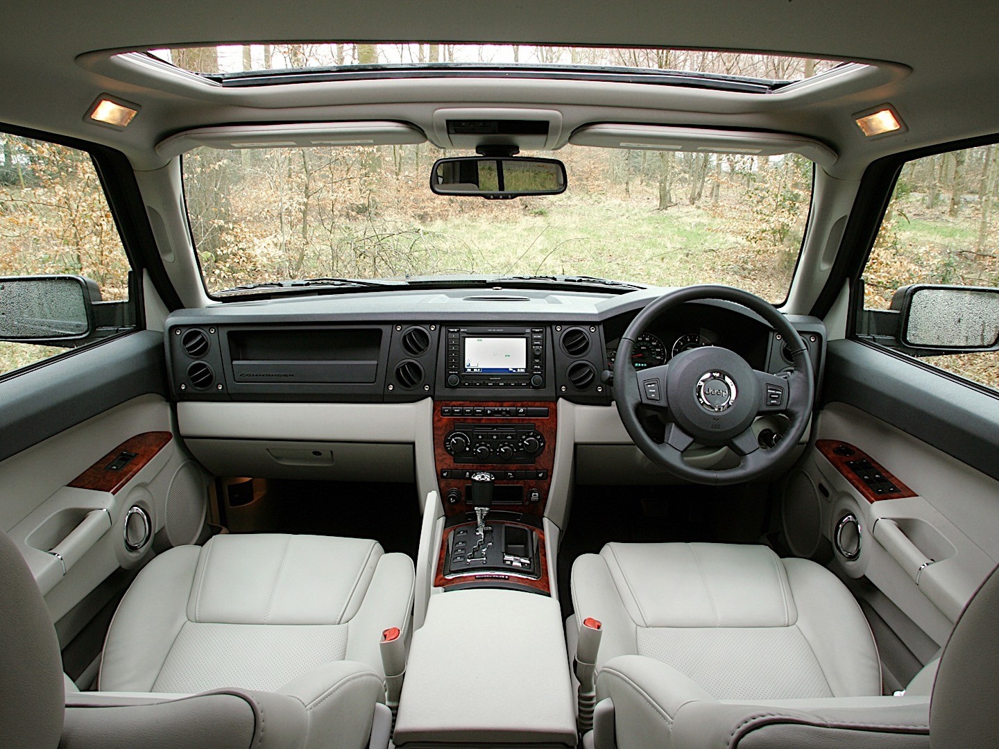 Jeep Commander photo 45