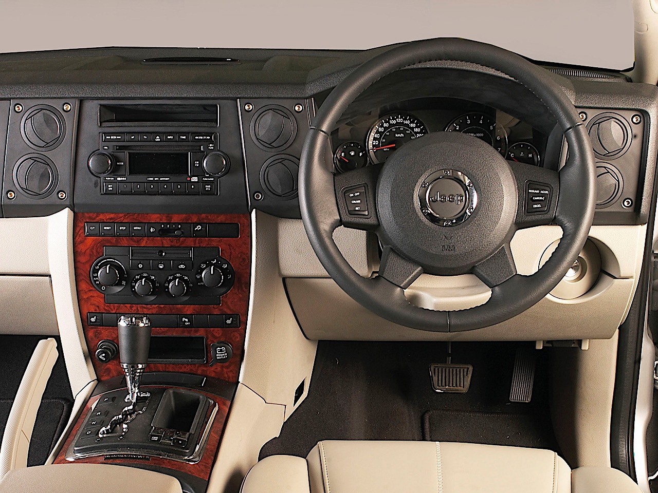 Jeep Commander photo 47