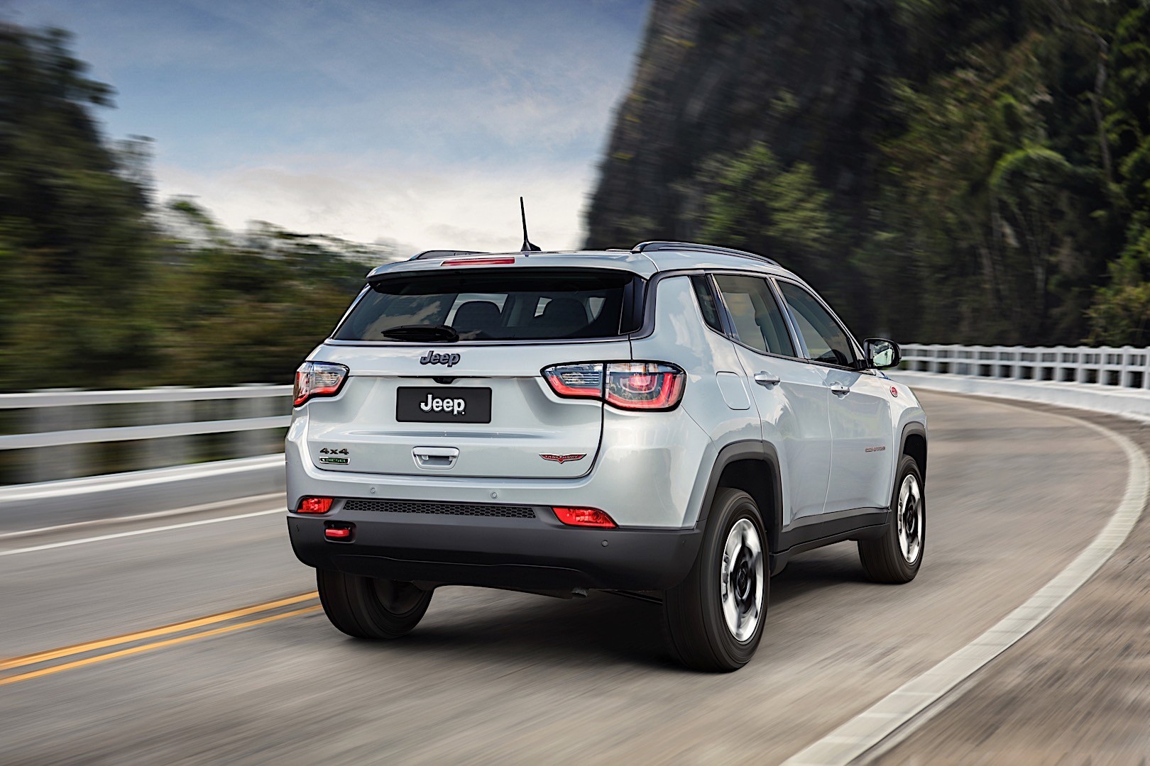 Jeep Compass photo 48