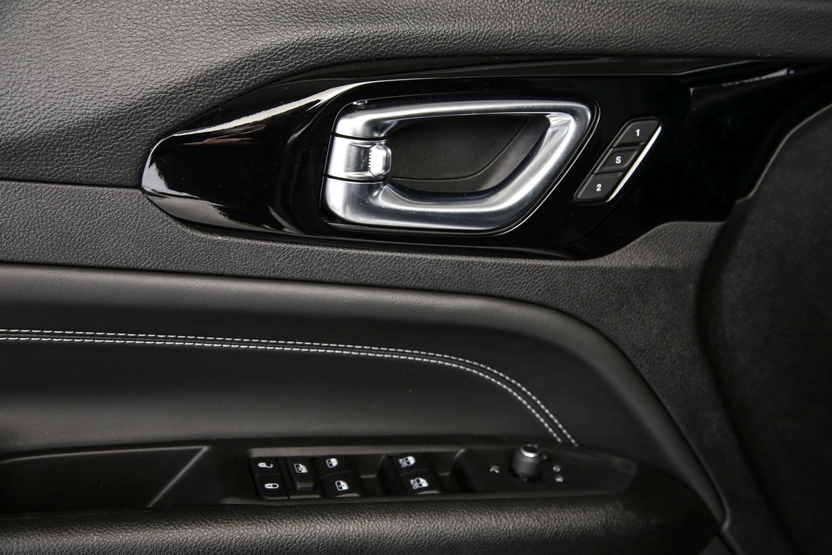 Jeep Compass photo 39