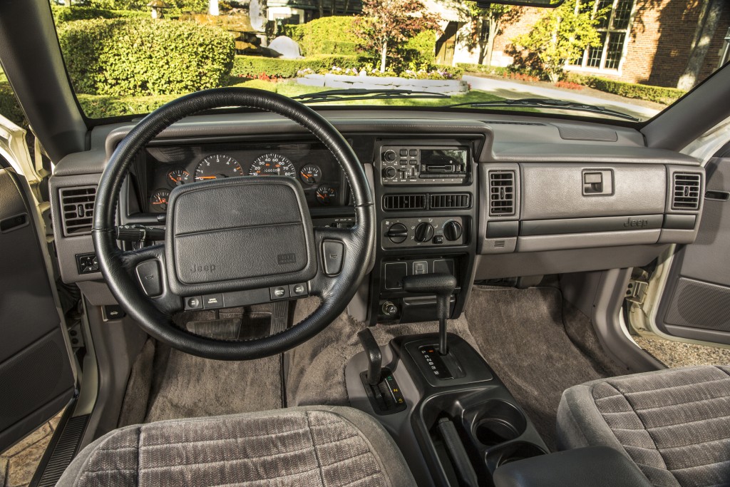 Jeep Grand Cherokee photo 28