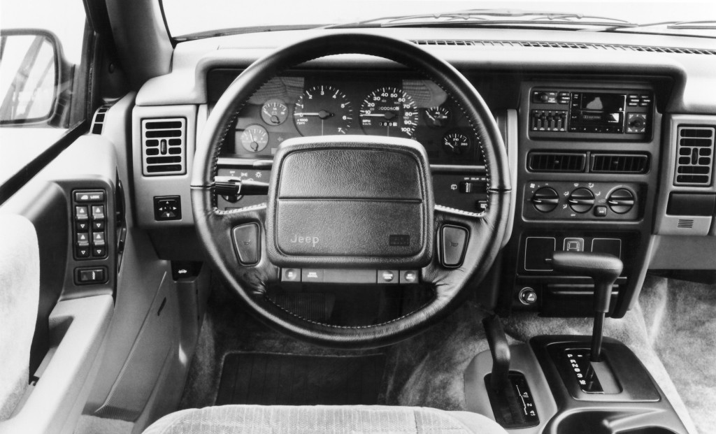 Jeep Grand Cherokee photo 29