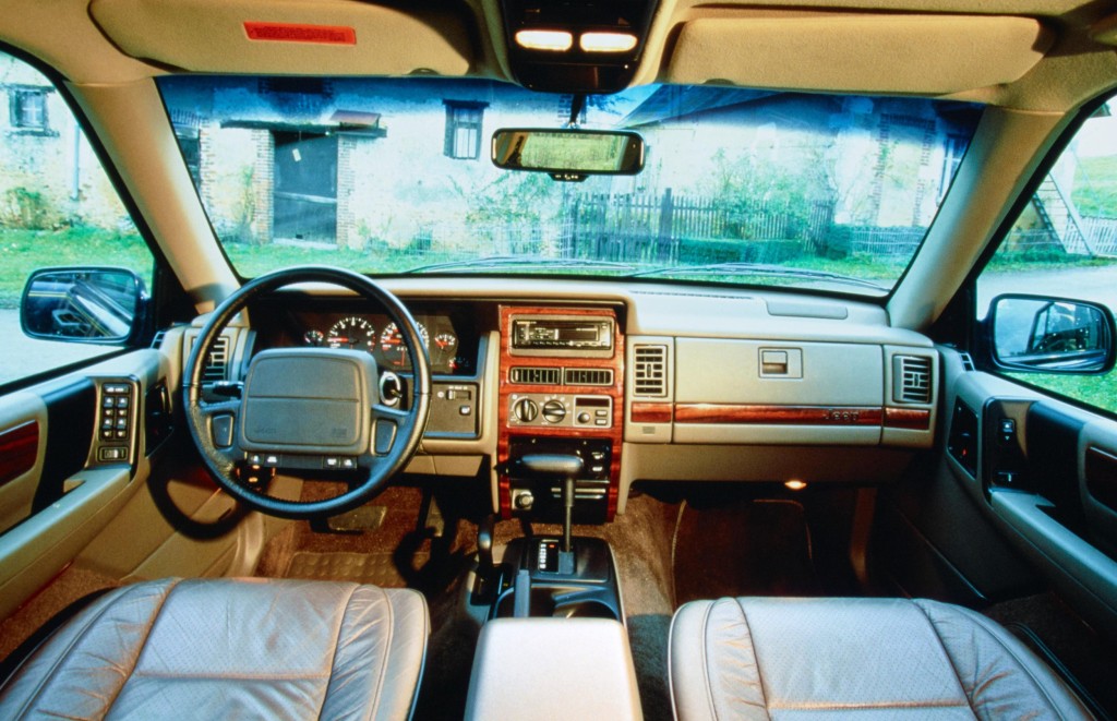 Jeep Grand Cherokee photo 30