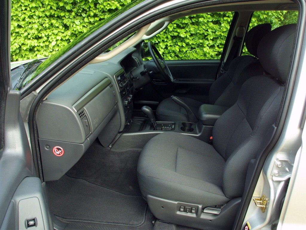 Jeep Grand Cherokee photo 8