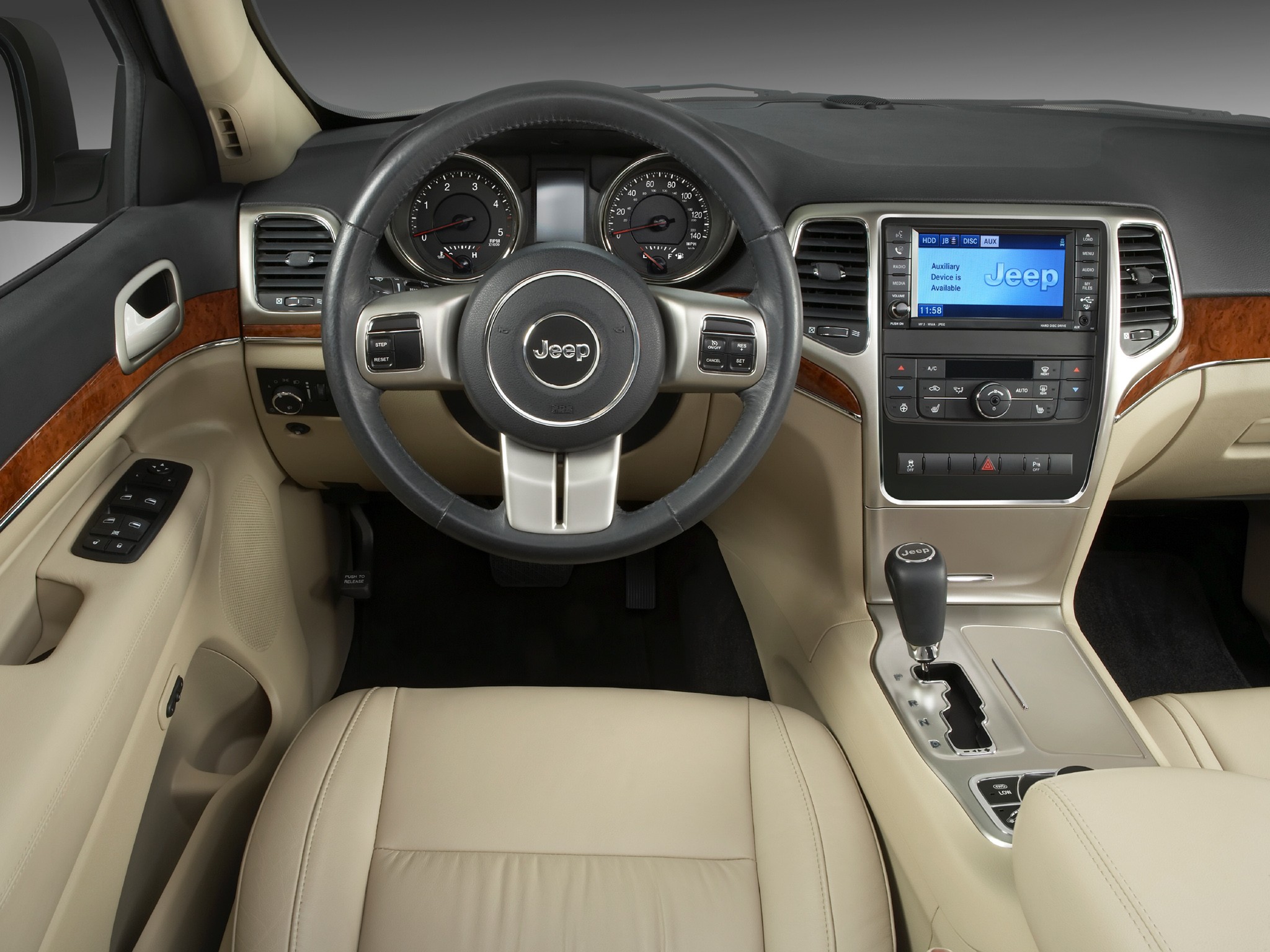 Jeep Grand Cherokee photo 12
