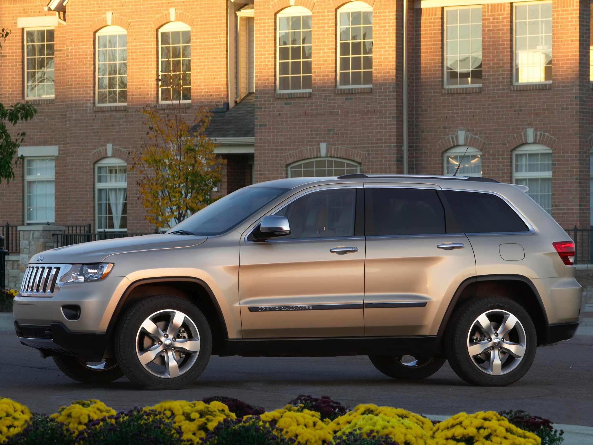 Jeep Grand Cherokee photo 14