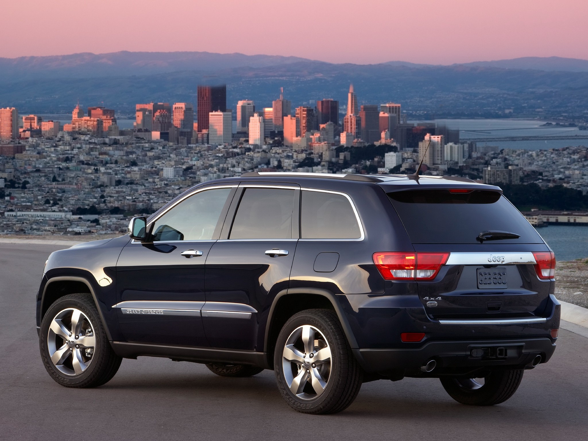 Jeep Grand Cherokee photo 24