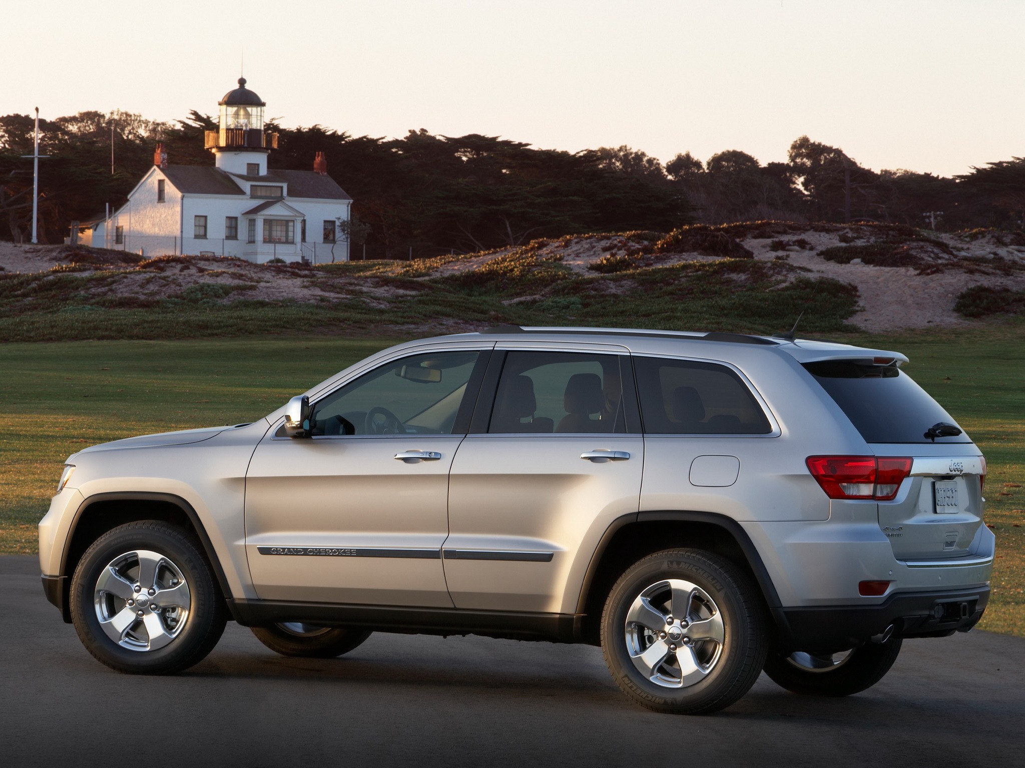Jeep Grand Cherokee photo 26