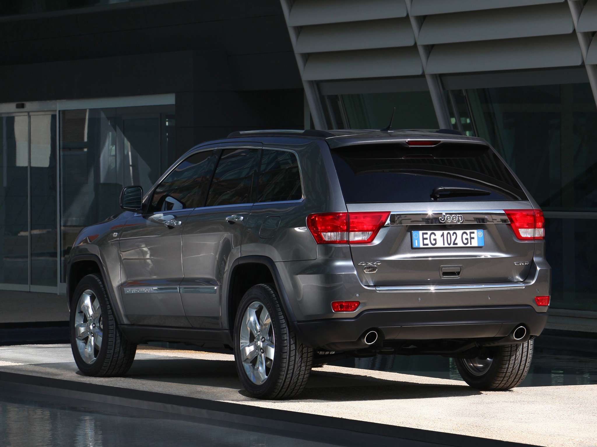 Jeep Grand Cherokee photo 35