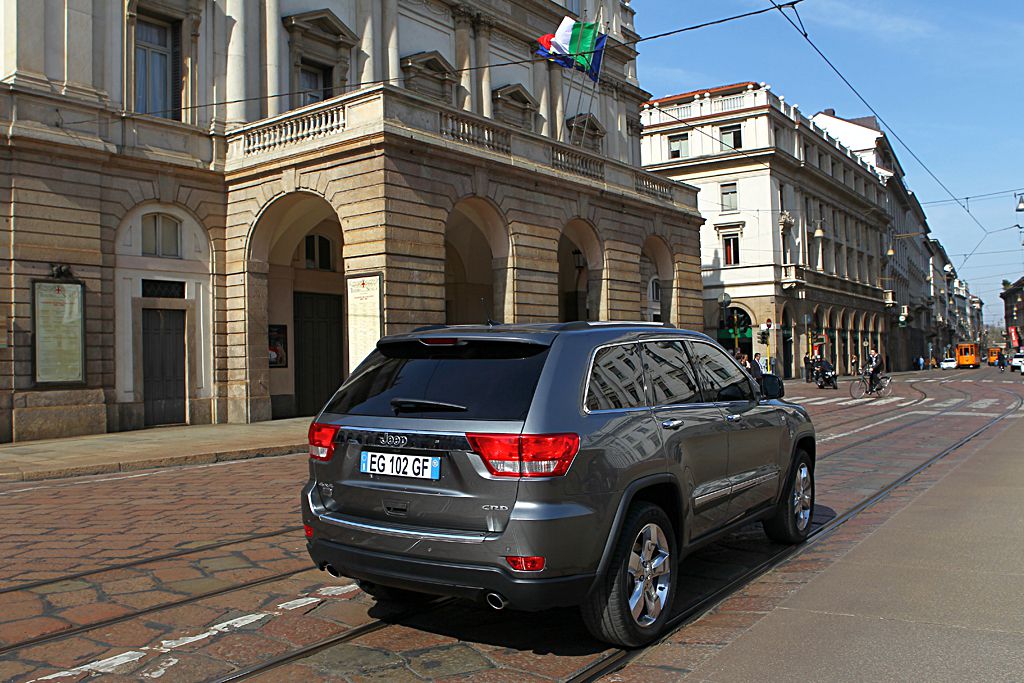 Jeep Grand Cherokee photo 4