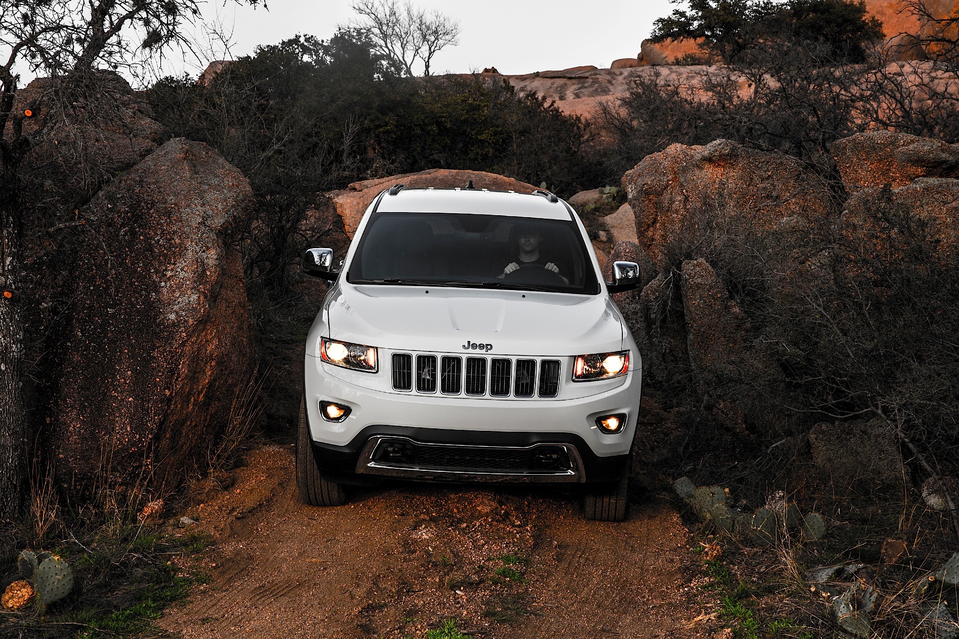 Jeep Grand Cherokee photo 120